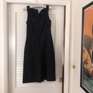 Anne Taylor size 2black mid length